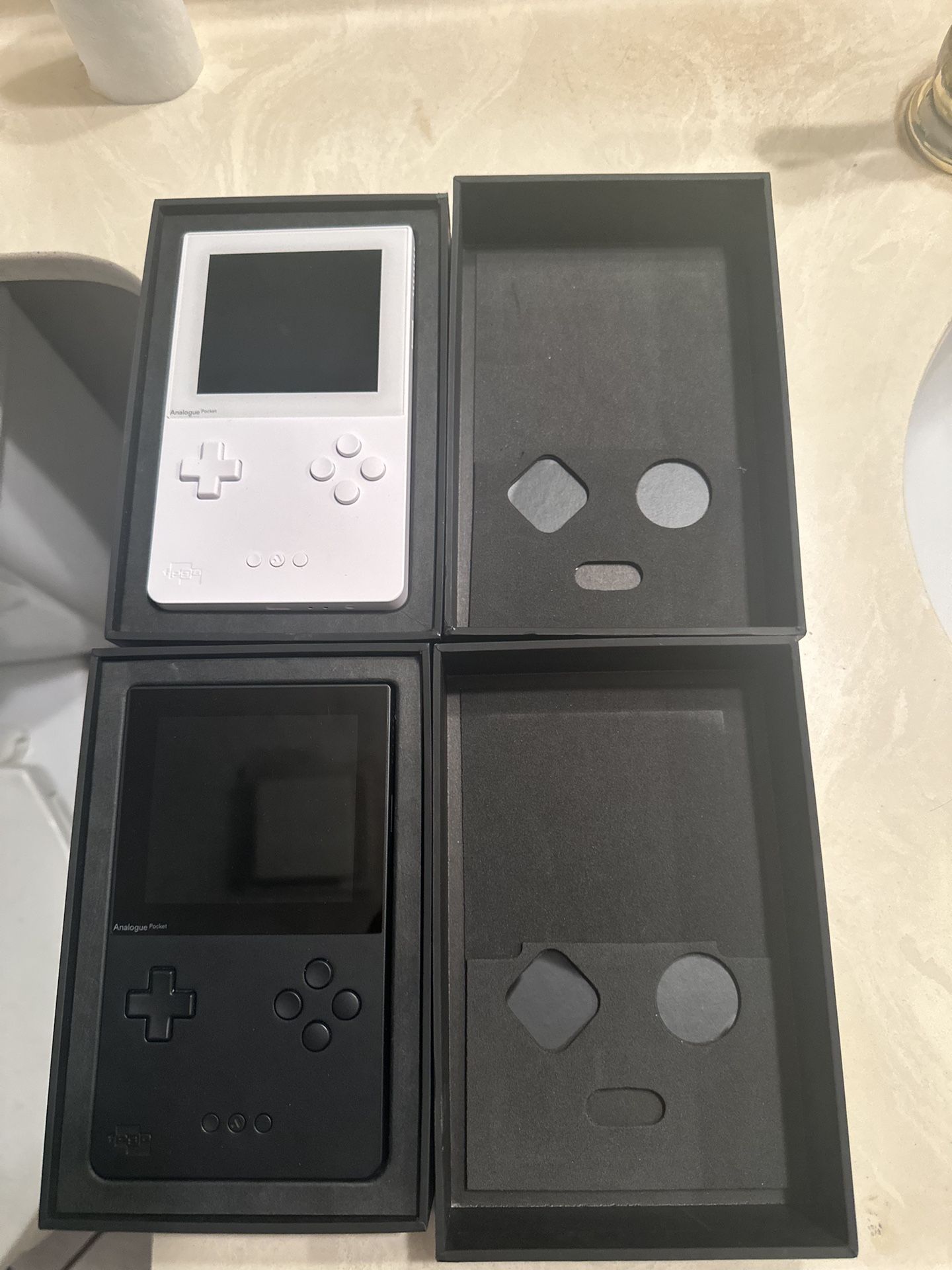 -2 Analogue Pockets-