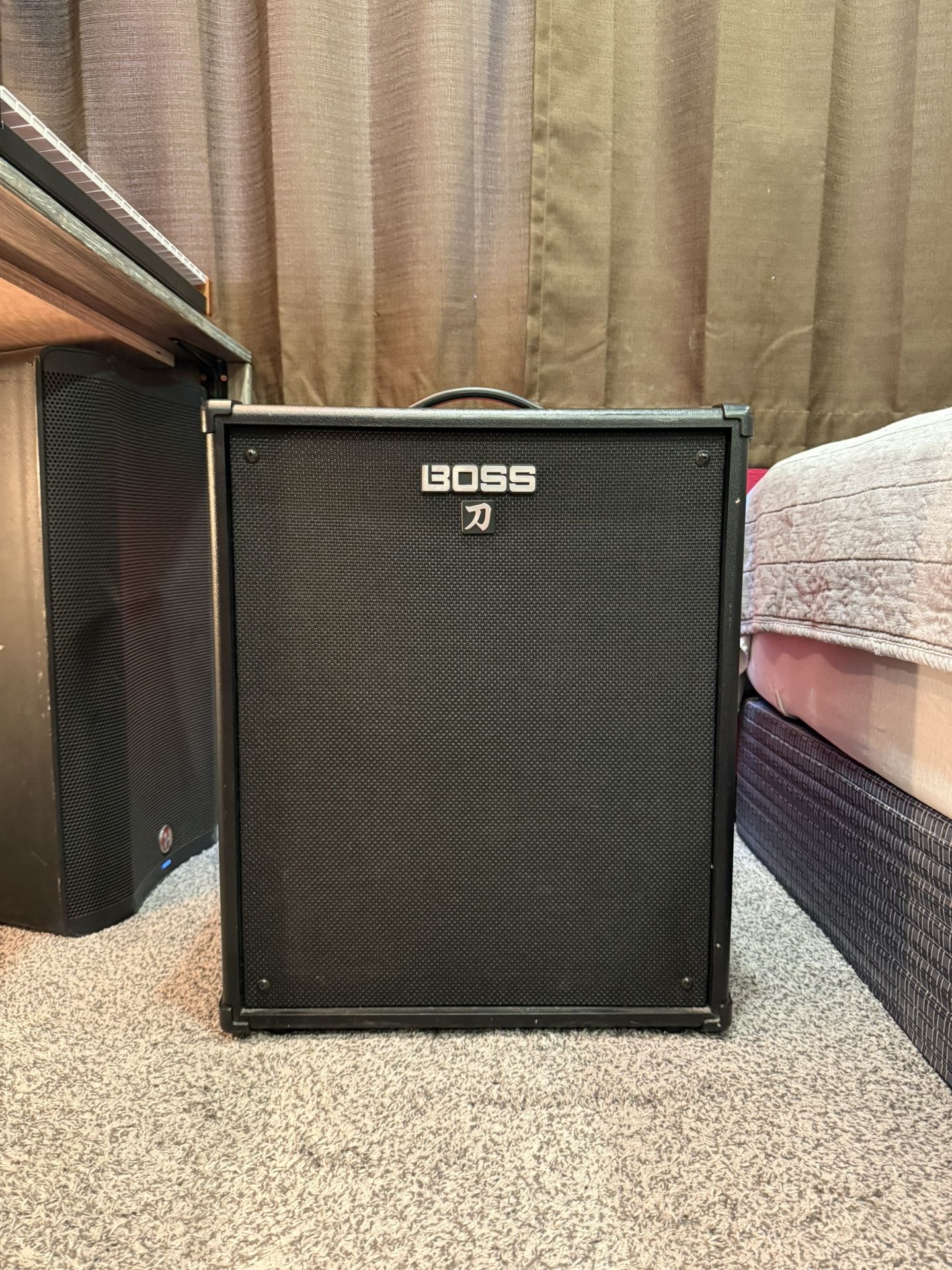 Katana 210 Bass Amp