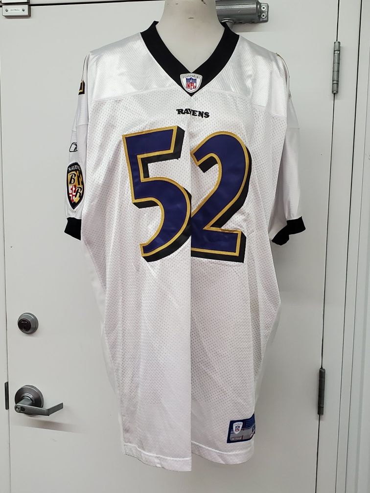 REEBOK Men's Ray Lewis #52 Baltimore Ravens Authentic 100% REAL SEWN EXCELLENT USED CONDITION/LIKE NEW CONDITION. Shipped with CARE FAST!