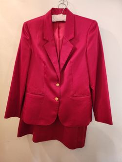 2 piece Red womens Suit Size 13.