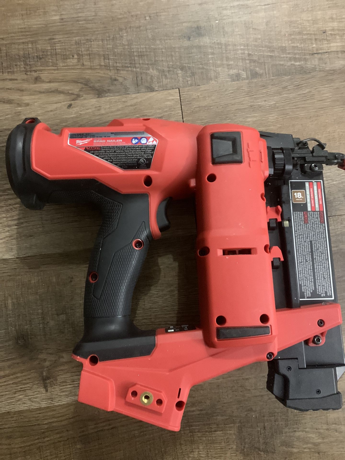 Milwaukee Fuel Brushless Brad Nailer