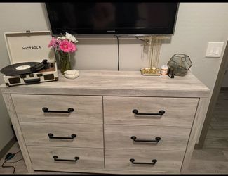 Bedroom sets: