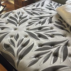 Sealy Posturepedic Plus King 