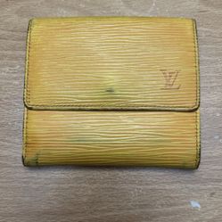 Louis Vuitton Tri- Fold EPI Leather