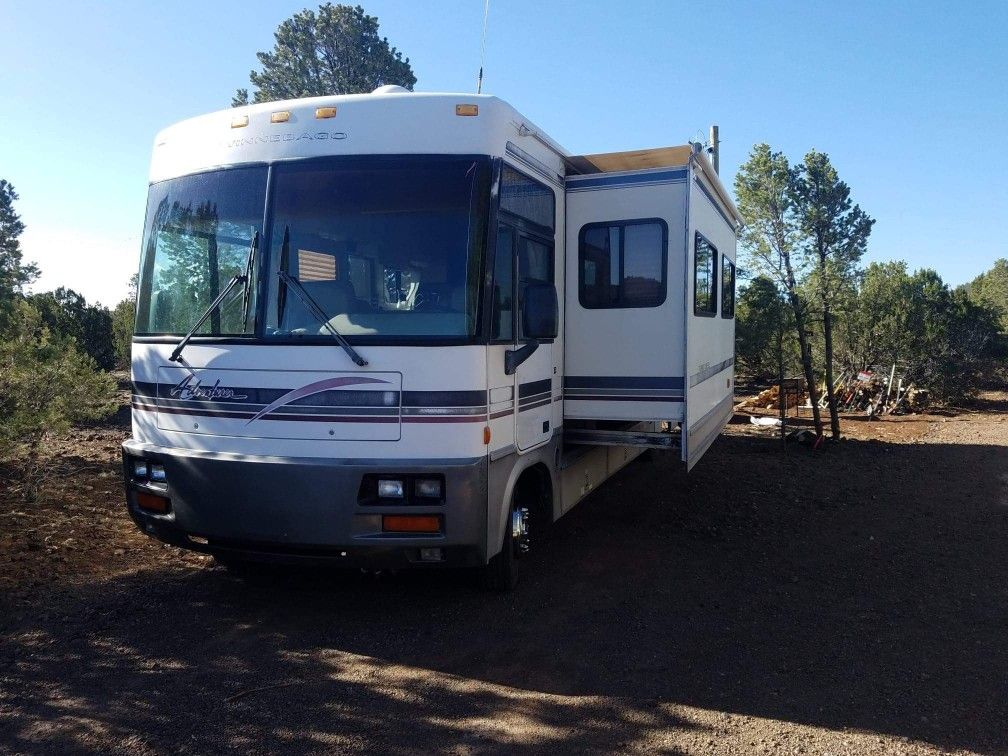 1999 Winnebago Adventure Diesel