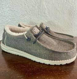 HEY DUDE Wally Warmth new