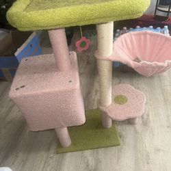 Small cat tree 