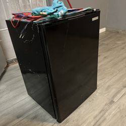 Mini Fridge 