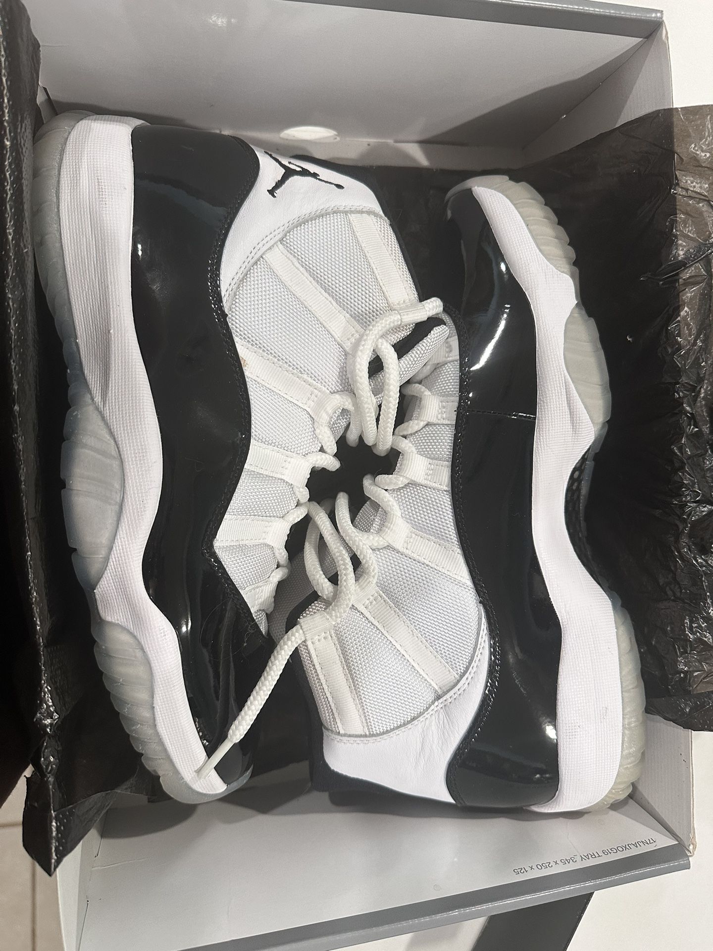 Air Jordan 11 Retro White/Black-concord