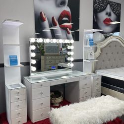 White Vanity Set w/ Bluetooth 