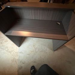 Modern Executive Desk – Dark Wood Finish – Excellent Condition