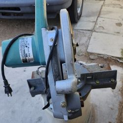 MAKITA 10' MITER SAW