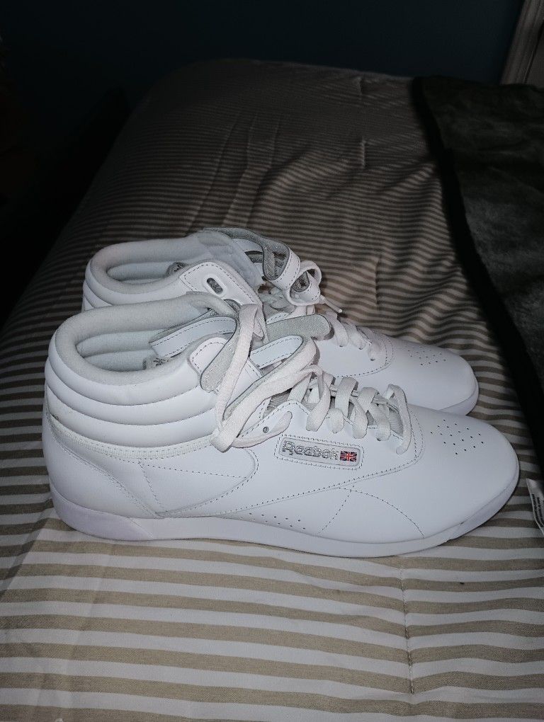 White Reebok Shoes (12W/11M)