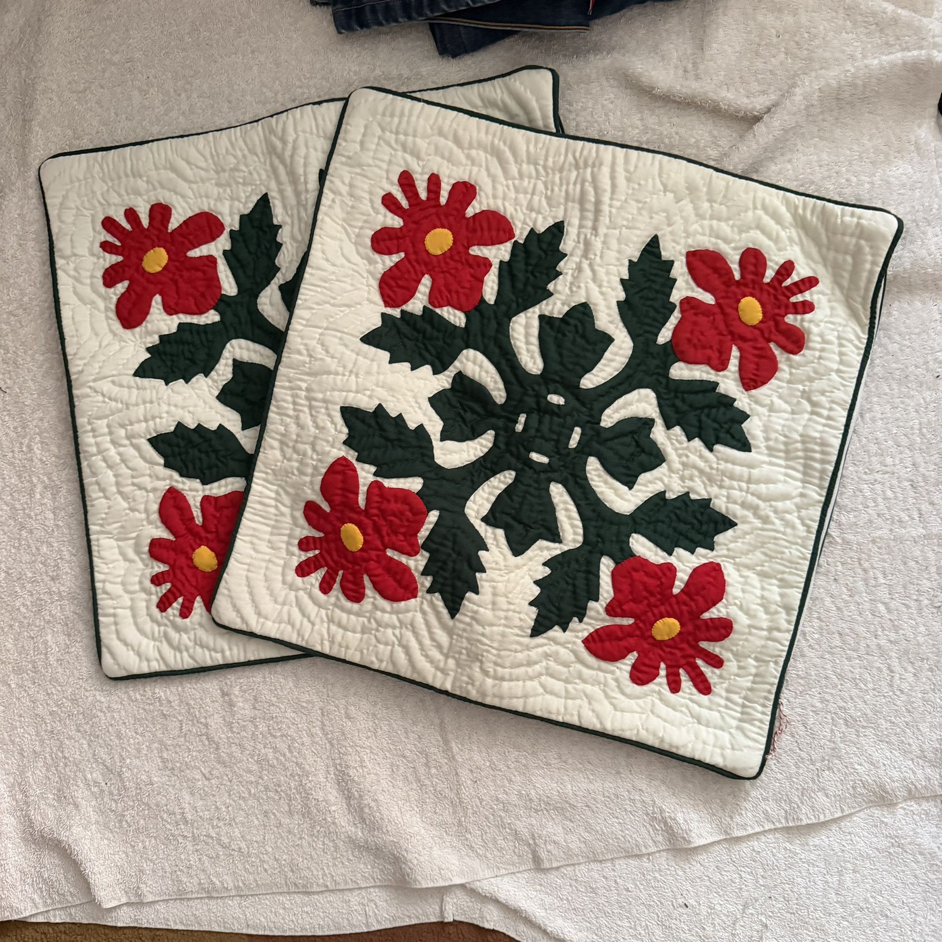 Hawaiian Quilt Christmas Holiday Pillow Covers