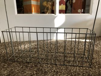 Small wire decor basket