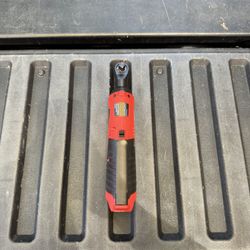 NEW Milwaukee M12 12V Lithium-Ion Cordless 3/8 in. Ratchet (Tool-Only)