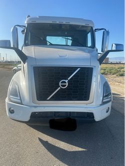 2022 Volvo D11 VNR 425hP