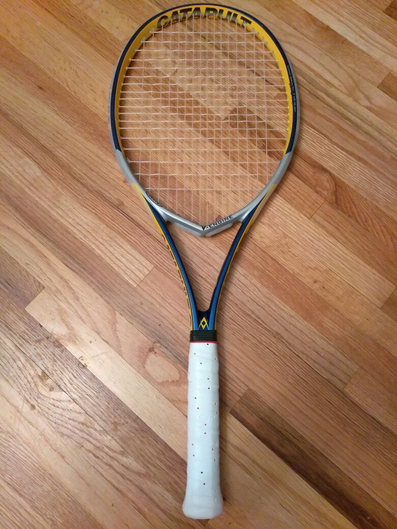 Volkl Catapult 8 V-Engine tennis racket 4 1/2 grip great shape!