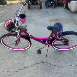 Susan G. Komen 26" multi-speed cruiser bike. 