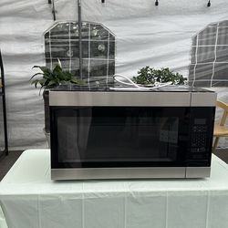 Amana 1.6 cu Stainless Steel Electric 1000-Watt Over the Range Microwave 300 Exhaust CFM