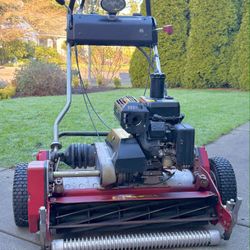 Toro Greensmaster 1600 – Kawasaki FE120 – Golf Course Maintained