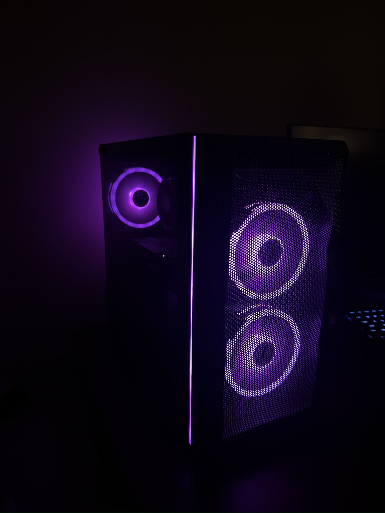 Gaming PC + Gaming Monitor