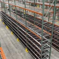 Wire Partitions Flex Tracks Teardrop Pallet Racking Beams Uprights Wire Decks Pallet Racks Warehouse Forklifts