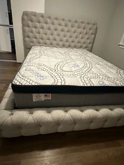 King size Mattress Pillow Top New Bedframe sold separately
