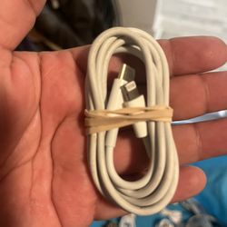 Charger Wires iPhones And androinds 