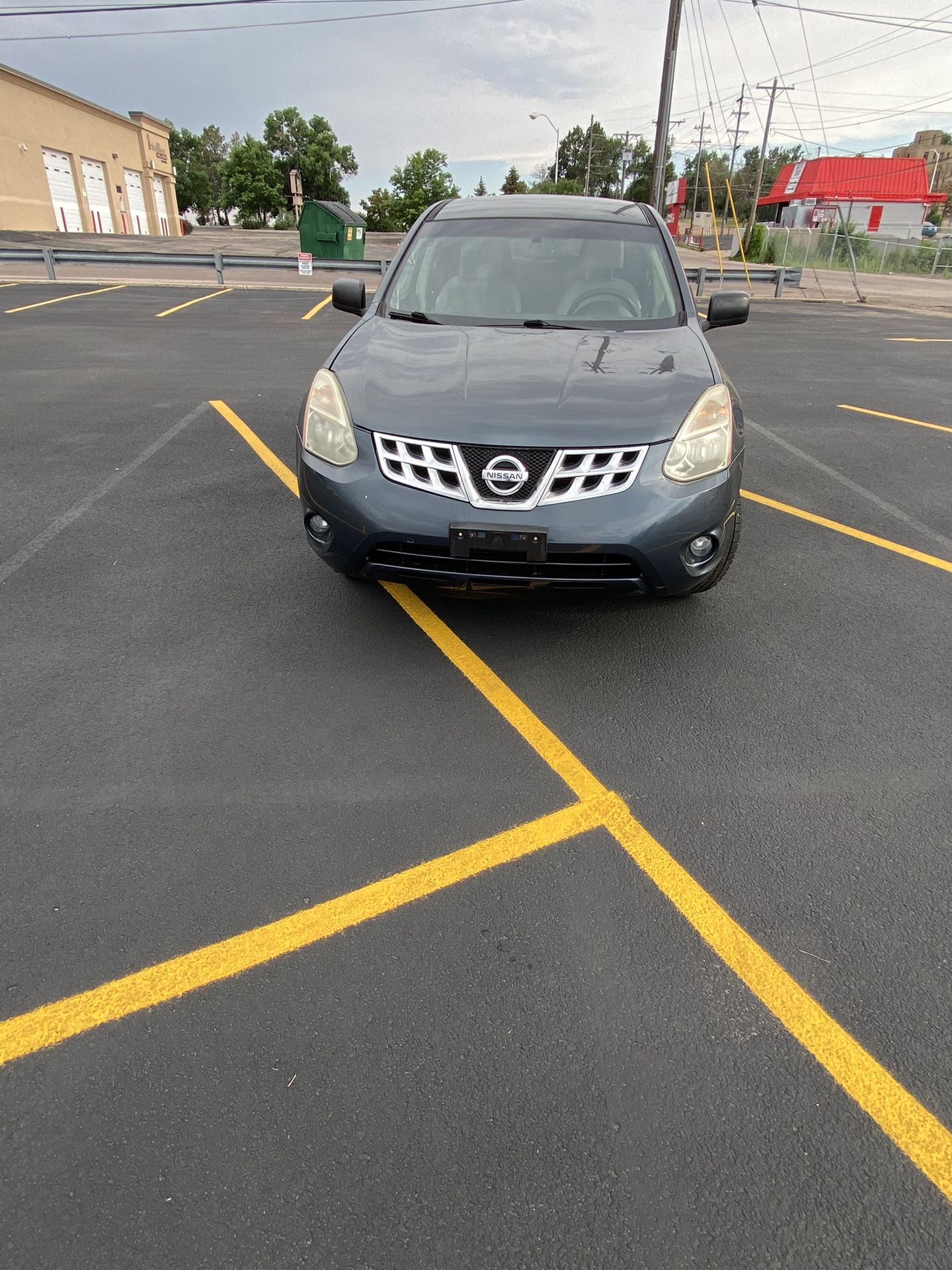 Nissan Rogue SUV For 5500