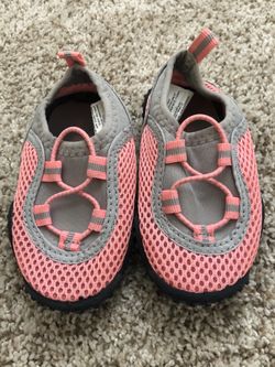 Toddler girls size 4 water shoes