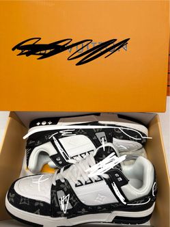 Trainer shoes
