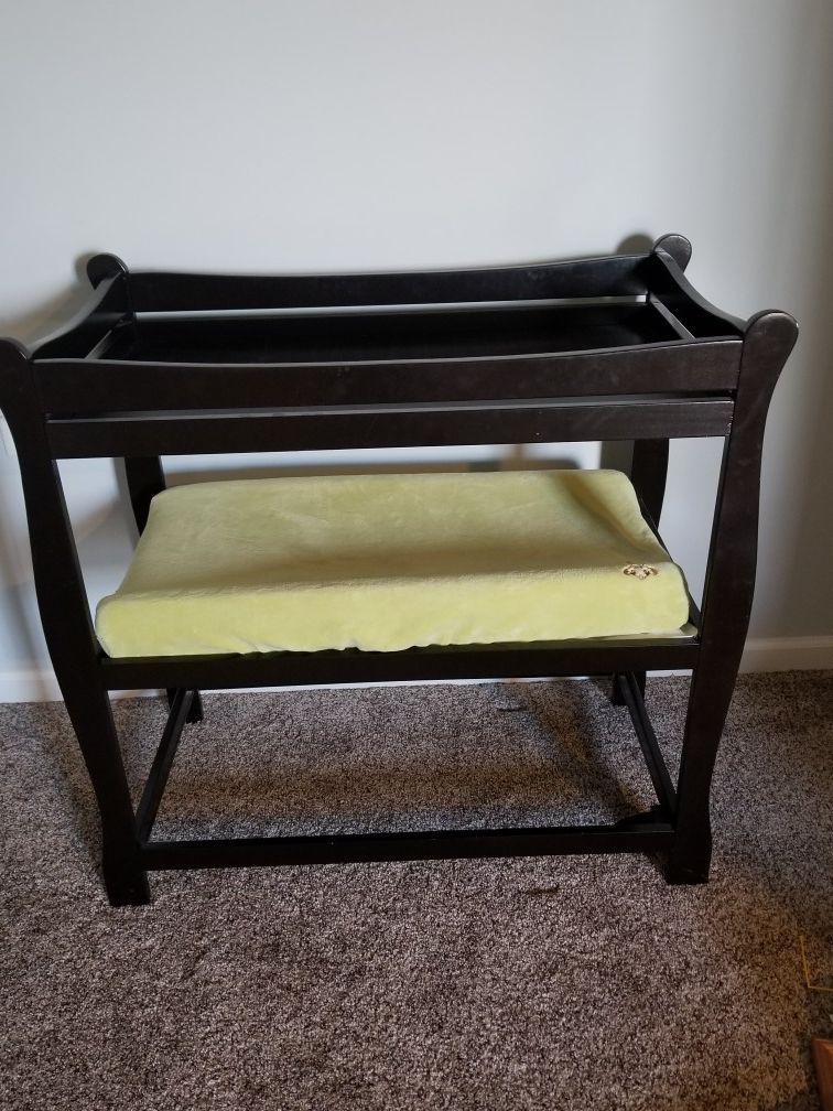 Baby Changing Table (Badger Basket)