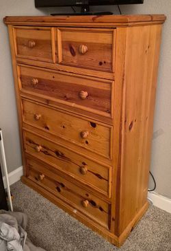 Pine 5 Drawer Dresser