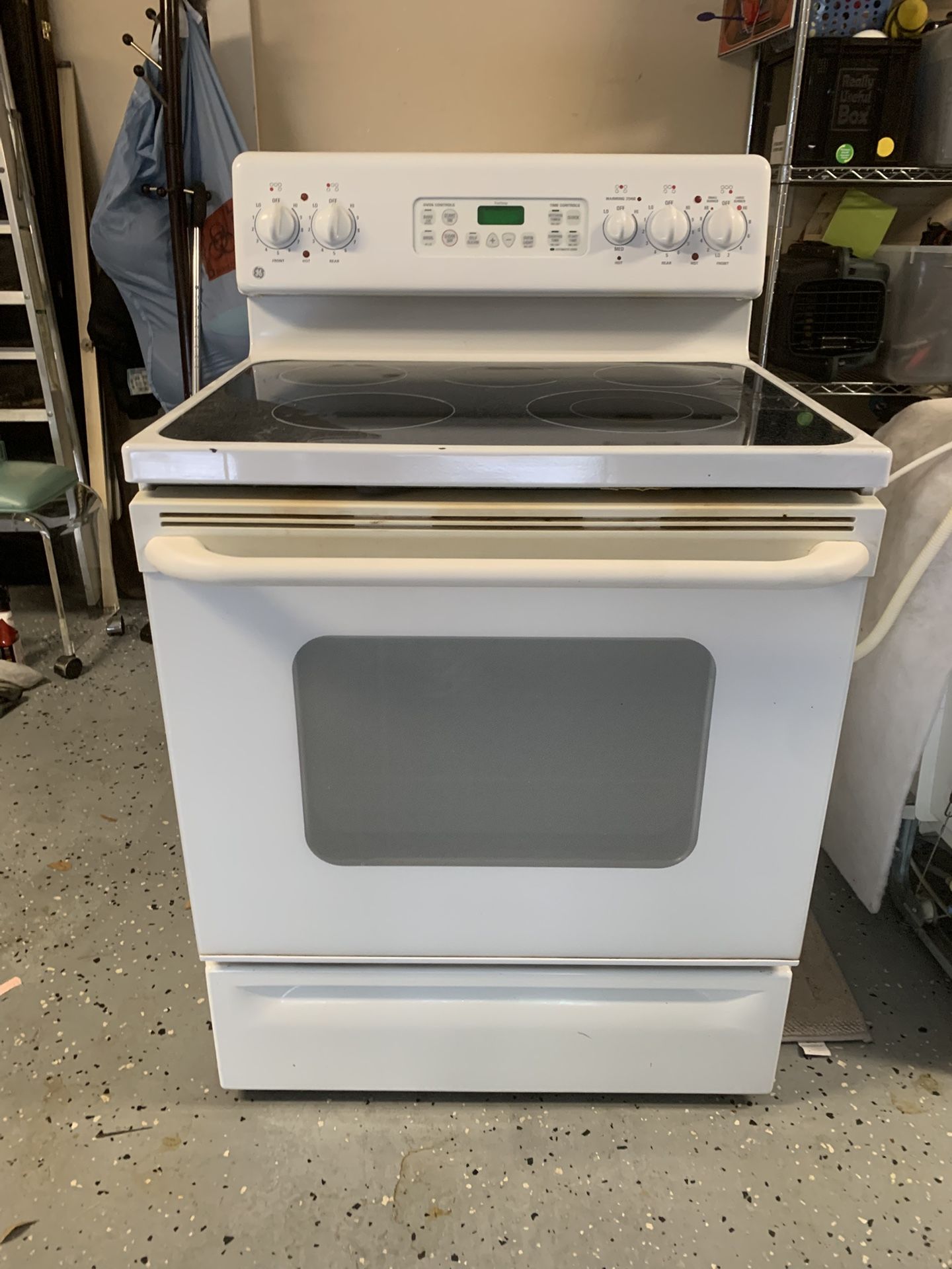 GE SELF-CLEANING RANGE/ OVEN