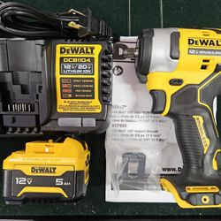 New DeWalt 12V Brushless 3/8 Stubby Impact Wrench Kit