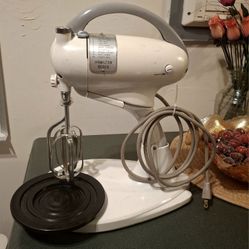 Vintage White Hamilton Beach Stand Hand Mixer with Beaters Model 7FM