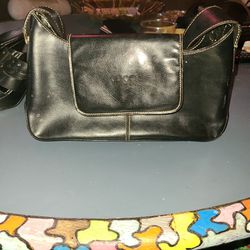 Womens Gucci leather handbag