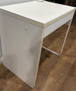 2 small desks - white $65  for both OBO