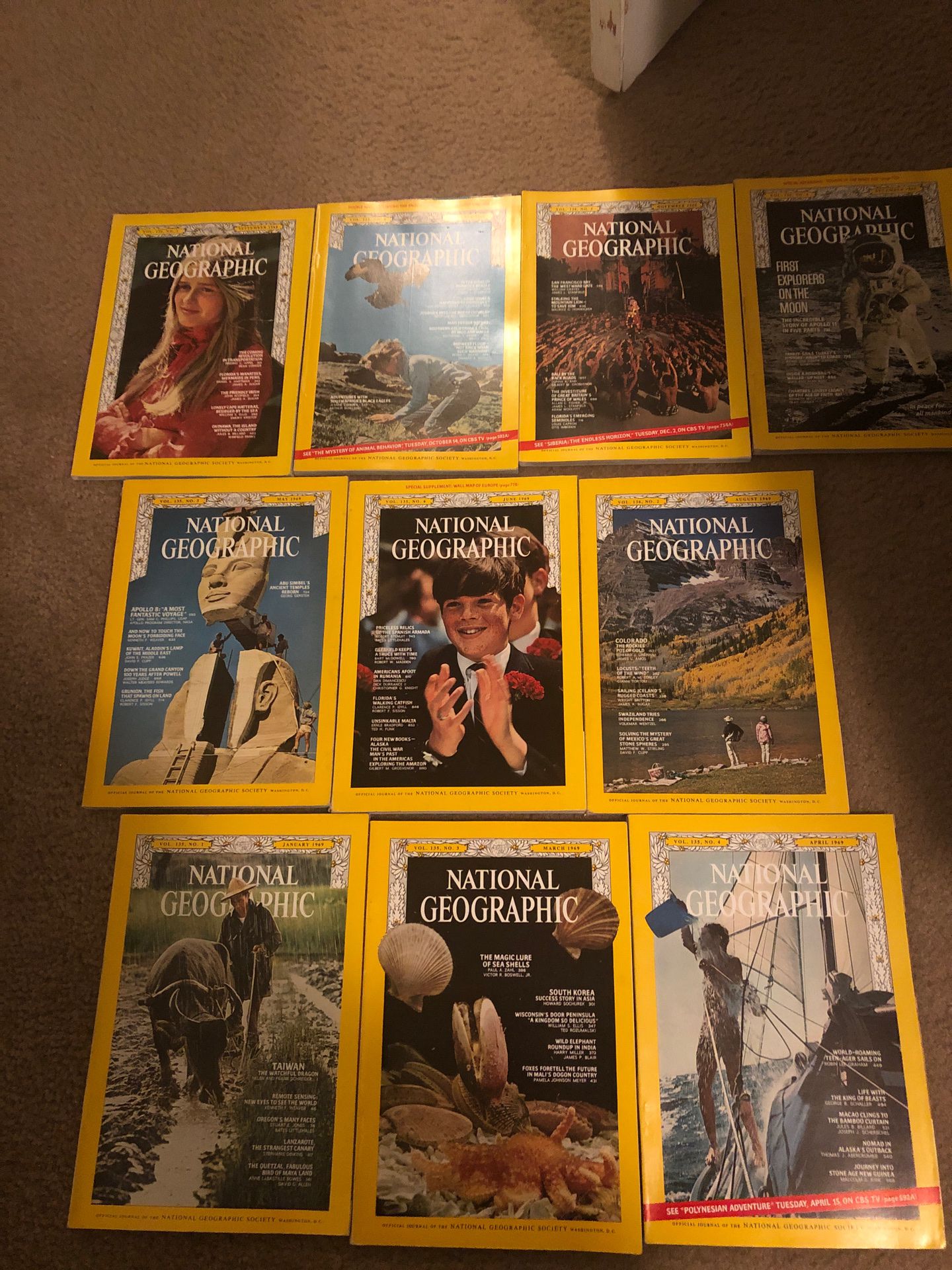 1969 National Geographic Magazines (10)
