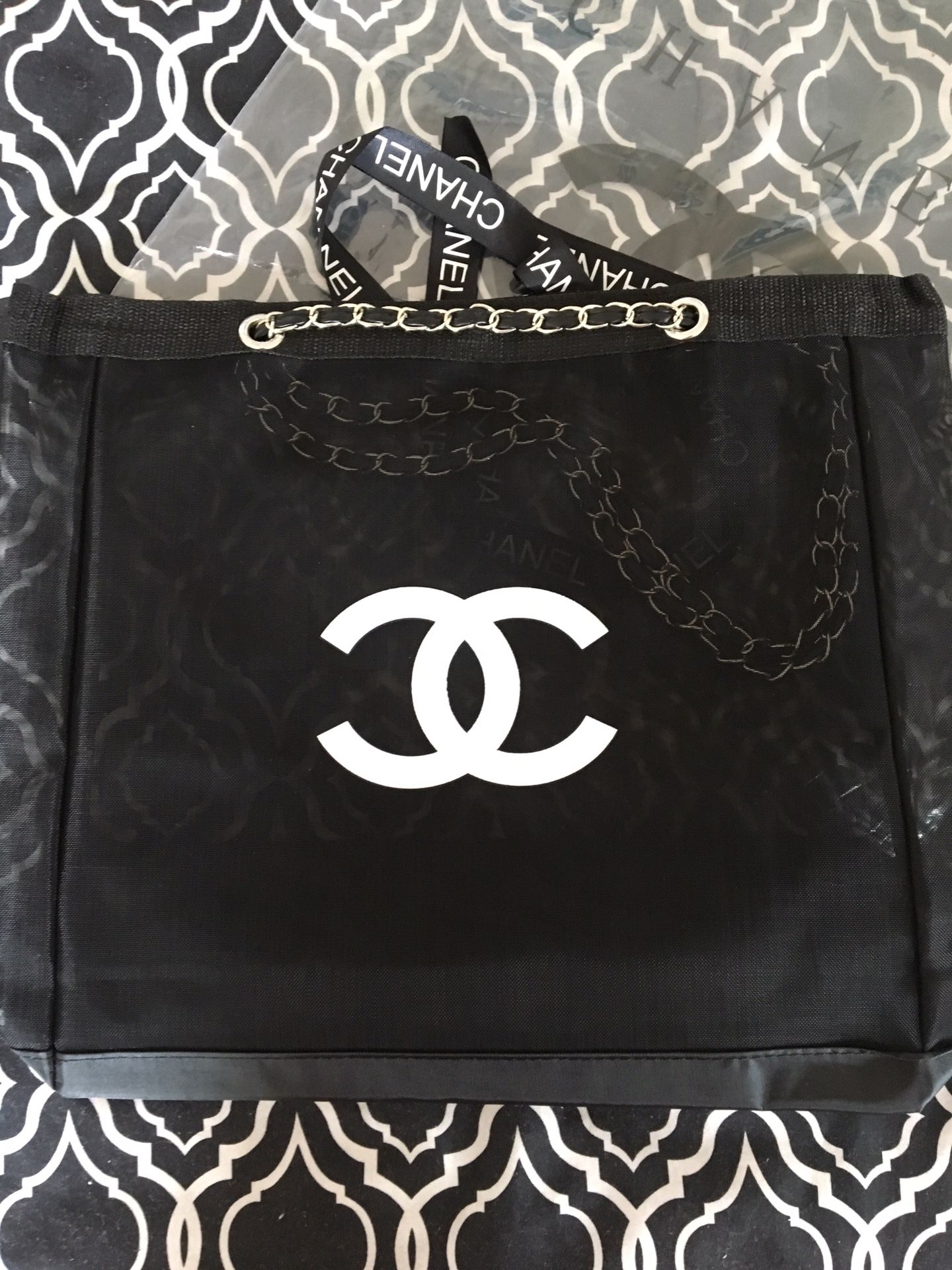 Lot - Chanel VIP Gift Tote Bag