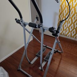 Stairclimber type exercise bike