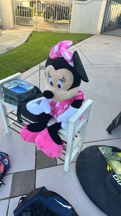 Minnie Mouse large stuffie $10