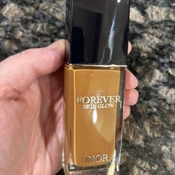NEW DIOR FOREVER SKIN GLOW FOUNDATION IN 5W. $20!!!!