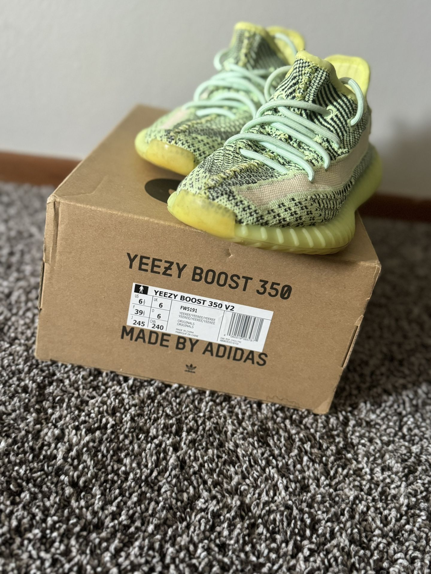 Yeezy 6/ Half In Man Nike Size 10 Man Used Only Twice Ask For All Together 320 Or We Can. Work On The Price