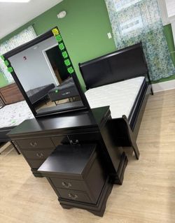 Black 4 Piece Queen Sleigh Bed Bedroom Set $799