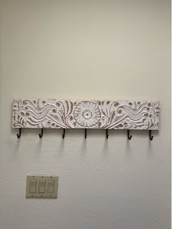 Wall mounted hooks coat hanger