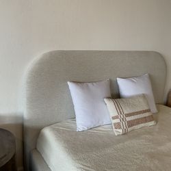 Designer-Style Platform Bed Frame – Twin / Full / Queen / King 