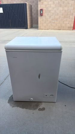 Vissani White Chest Freezer