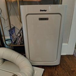 Portable AC Air Conditioner - Danby Great Condition